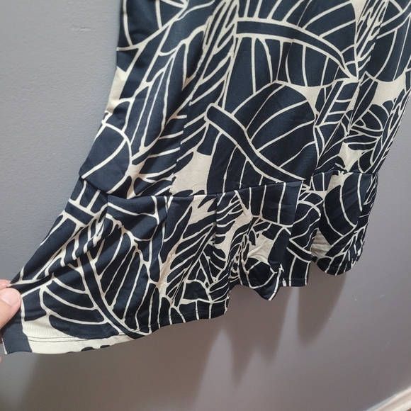 Bisou Bisou Black and Tan Leaf Print Dress L - Picture 6 of 9